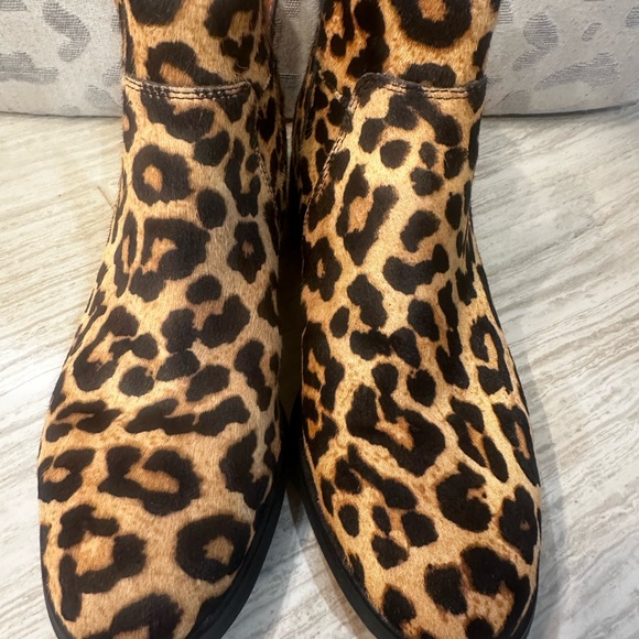 NWOT FRANCO SARTO Womens Leather Leopard Bootie. Size 8 - Picture 3 of 13